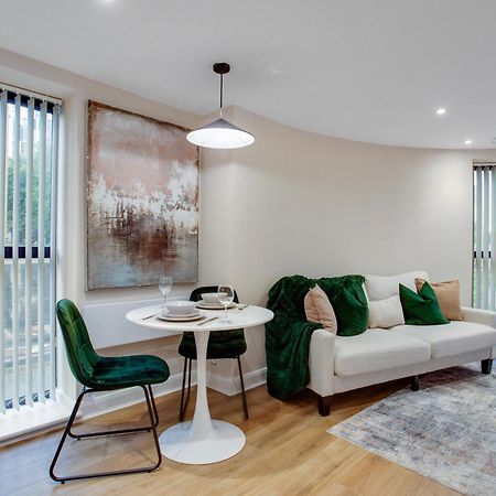 Apartamento Modern City Center Oasis With Lush Green Decor Ideal For Business Or Leisure Leeds  Exterior foto